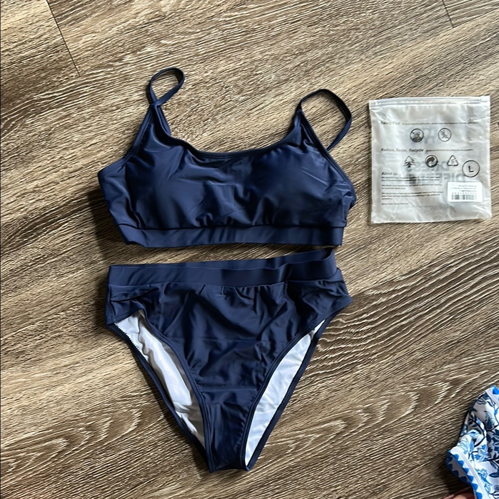 Women's Navy Blue Bikini Set: Never worn, new with tags